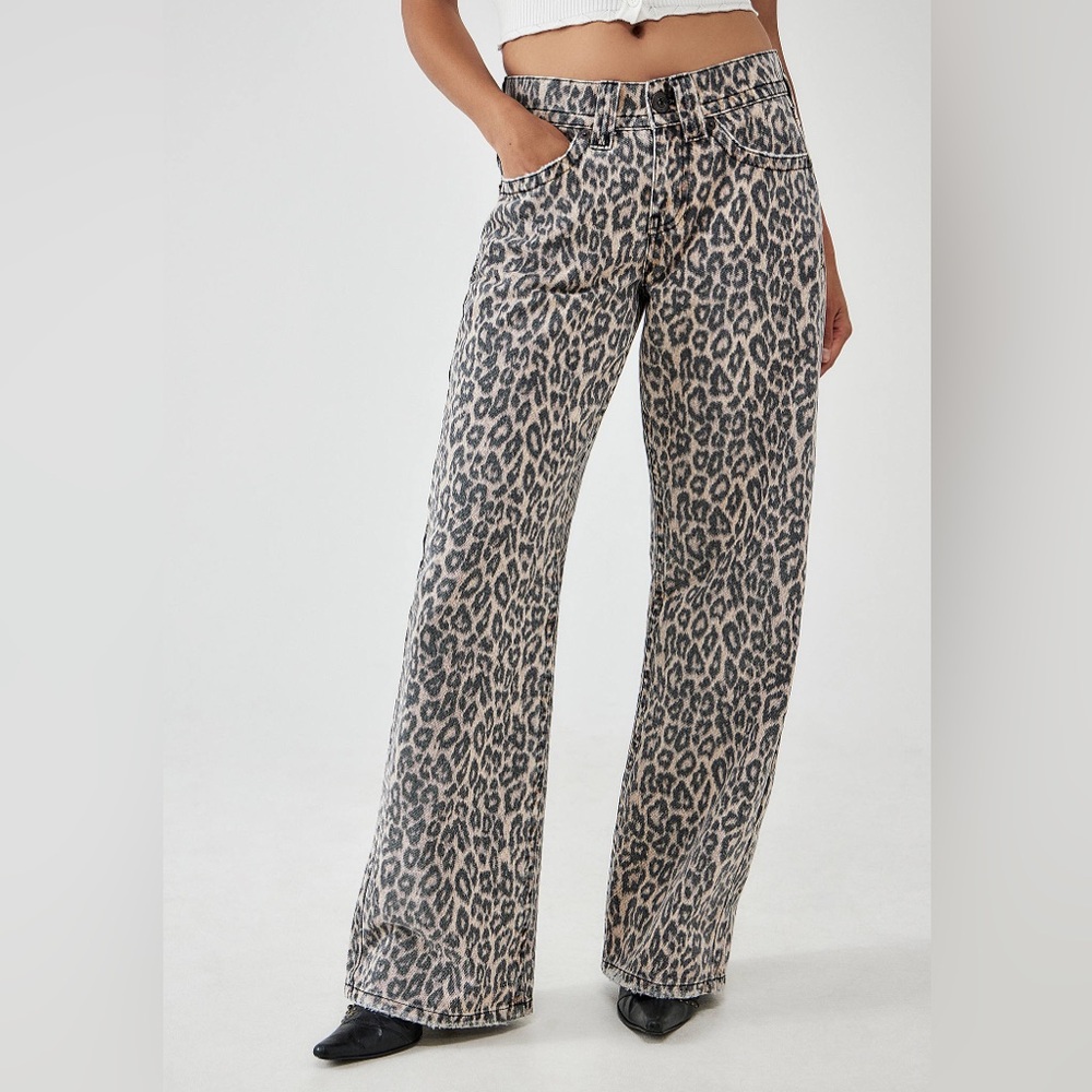 BDG Urban Outfitters Kayla Low Rider Leopard Straight Leg Jeans size 31